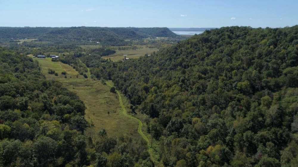 Astonishing Valley Retreat in Vernon County  Wisconsin featured image