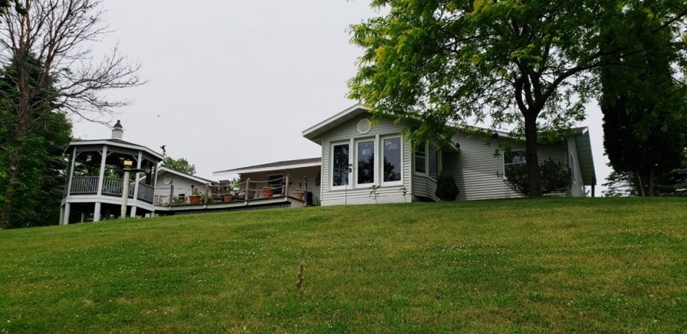 County Home and Acreage w Workshop  Hunting Land featured image