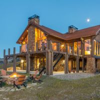 Diamond Hitch Ski Chalet  ski-in ski-out images 2
