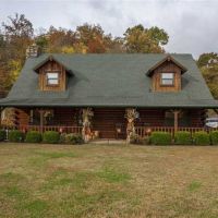 Lakefront Executive Ranch For Sale in Northwest Arkansas images 2