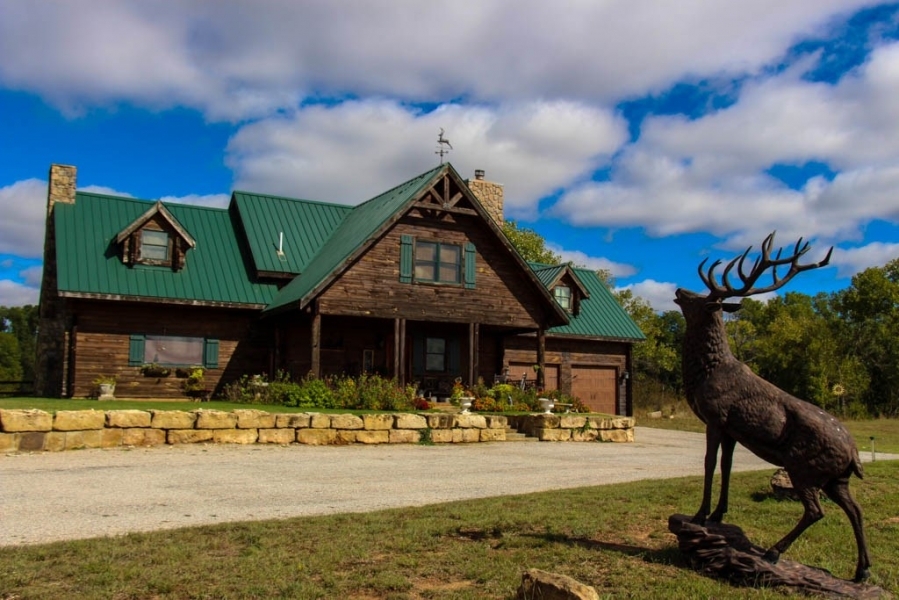 Executive Lakefront Log Cabin &nbsp; Trophy Hunting Land For Sale in Harper  KS featured image