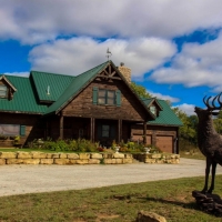 Executive Lakefront Log Cabin &nbsp; Trophy Hunting Land For Sale in Harper  KS