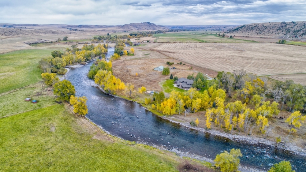 Luxury Waterfront Home For Sale in Southern MT featured image