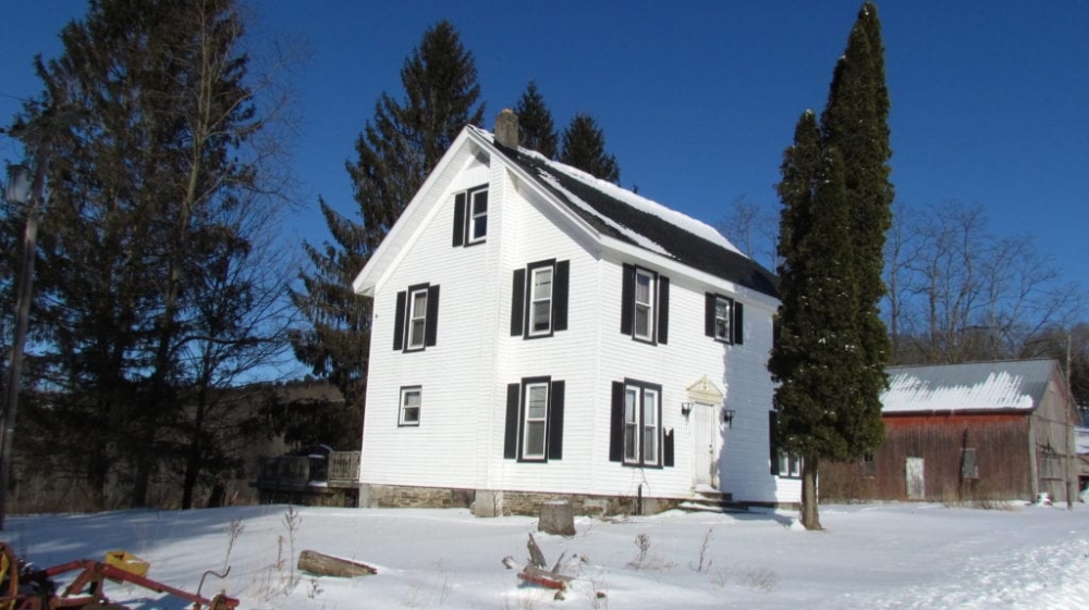 133 acres Farmhouse with Pond in Taylor NY featured image