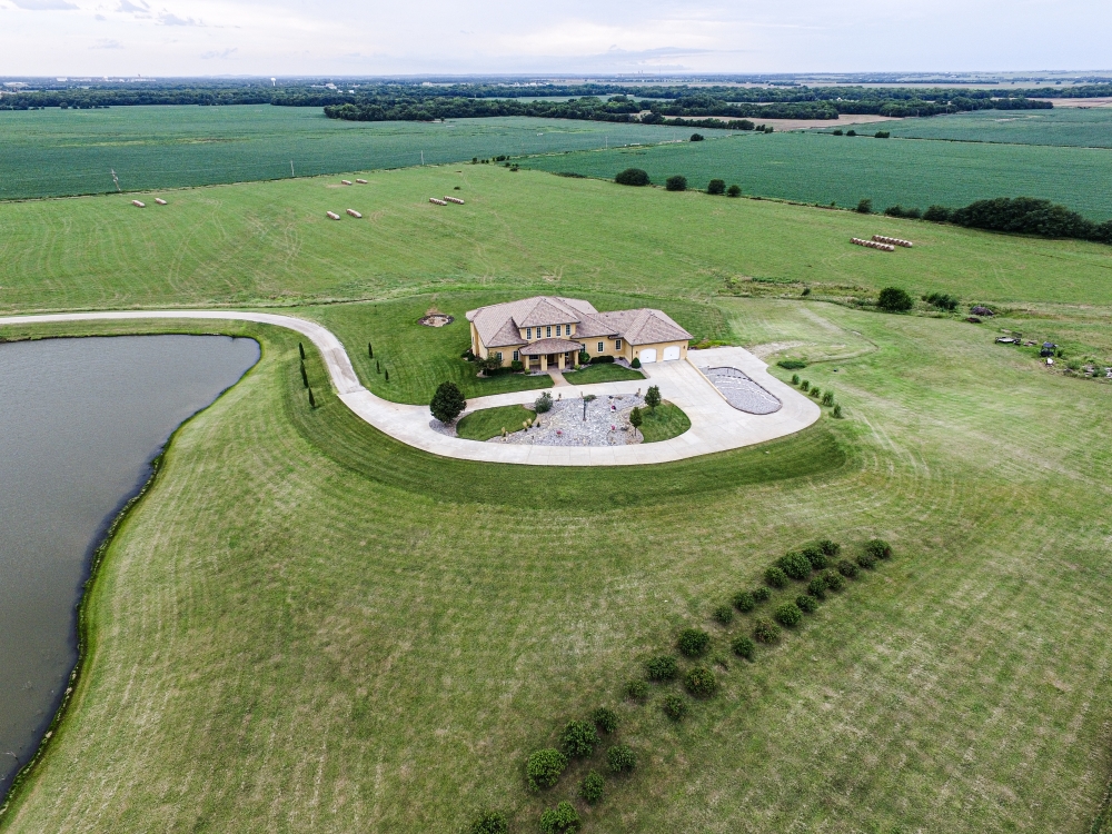 Luxurious Country Living featured image