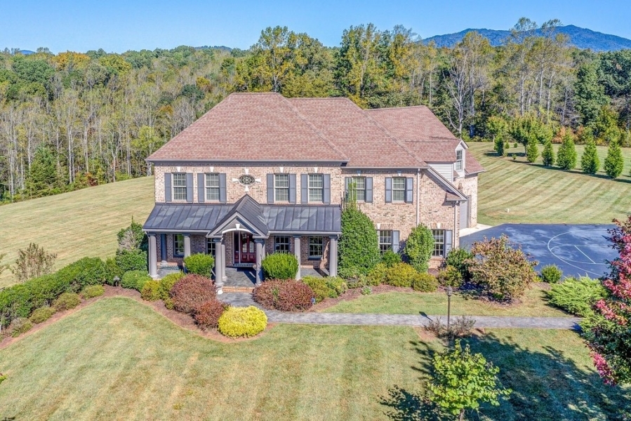 Breathtaking Country Home For Sale in Bedford County  VA featured image