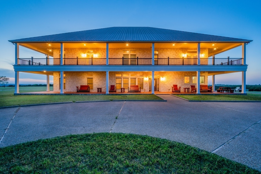 One-of-a-Kind Luxury Ranch For Sale in Central TX featured image
