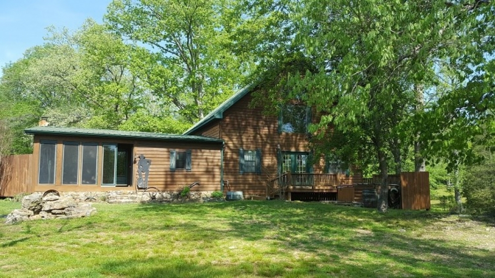 Country Home on 25 Acres For Sale in Doniphan  MO featured image