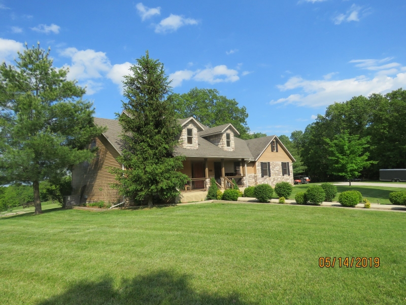 Two Homes with Acreage For Sale in Southwest MO Hunting Land for Sale