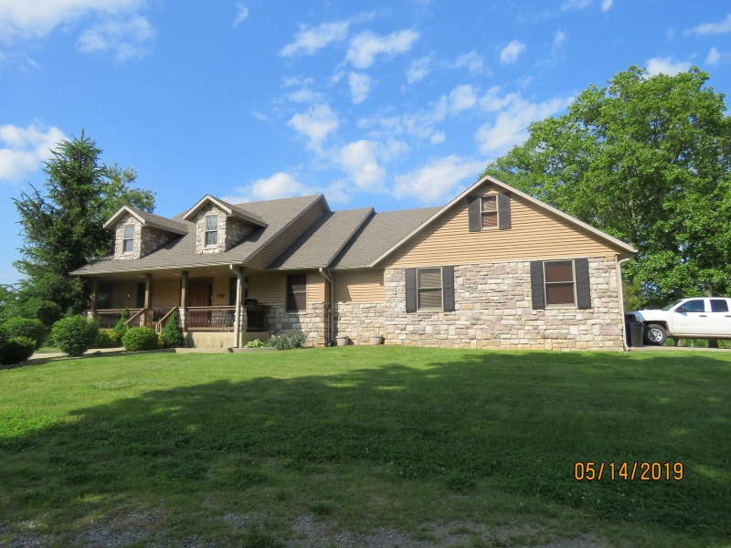Two Homes with Acreage For Sale in Southwest MO Hunting Land for Sale