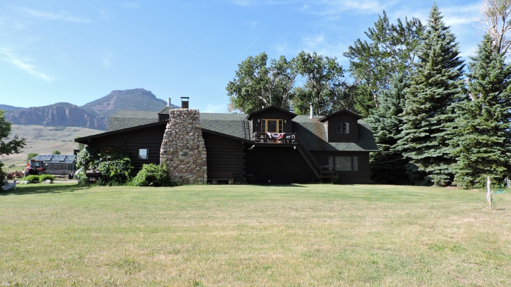 MARGOS MOUNTAIN SUITE BED  amp  BREAKFAST featured image