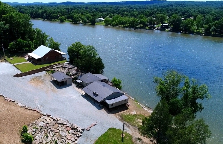 Recreational Riverfront Ranch For Sale in Perry County  TN featured image