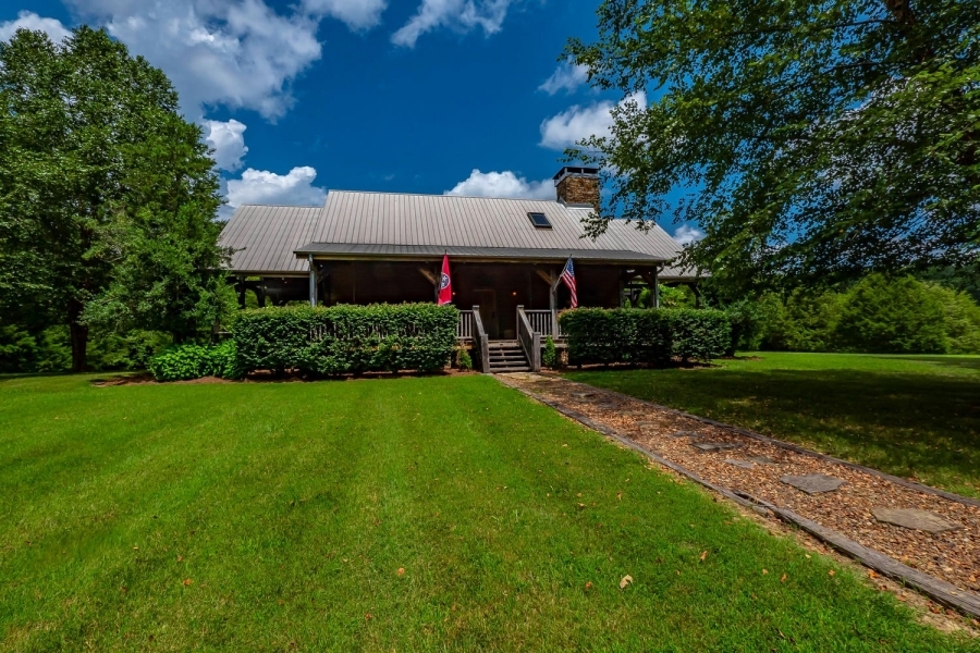 One-of-a-Kind Recreational Ranch For Sale in Central TN featured image