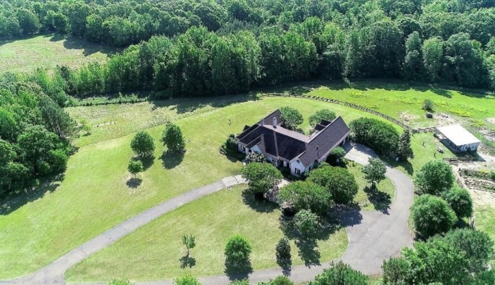 1 253 Acres with a Home Long Creek Ranch in Tallahatchie County at 1375 Cascilla Road in Cascilla MS featured image