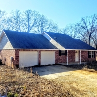 120 - Secluded Acres GREAT HUNTING with Brick Home