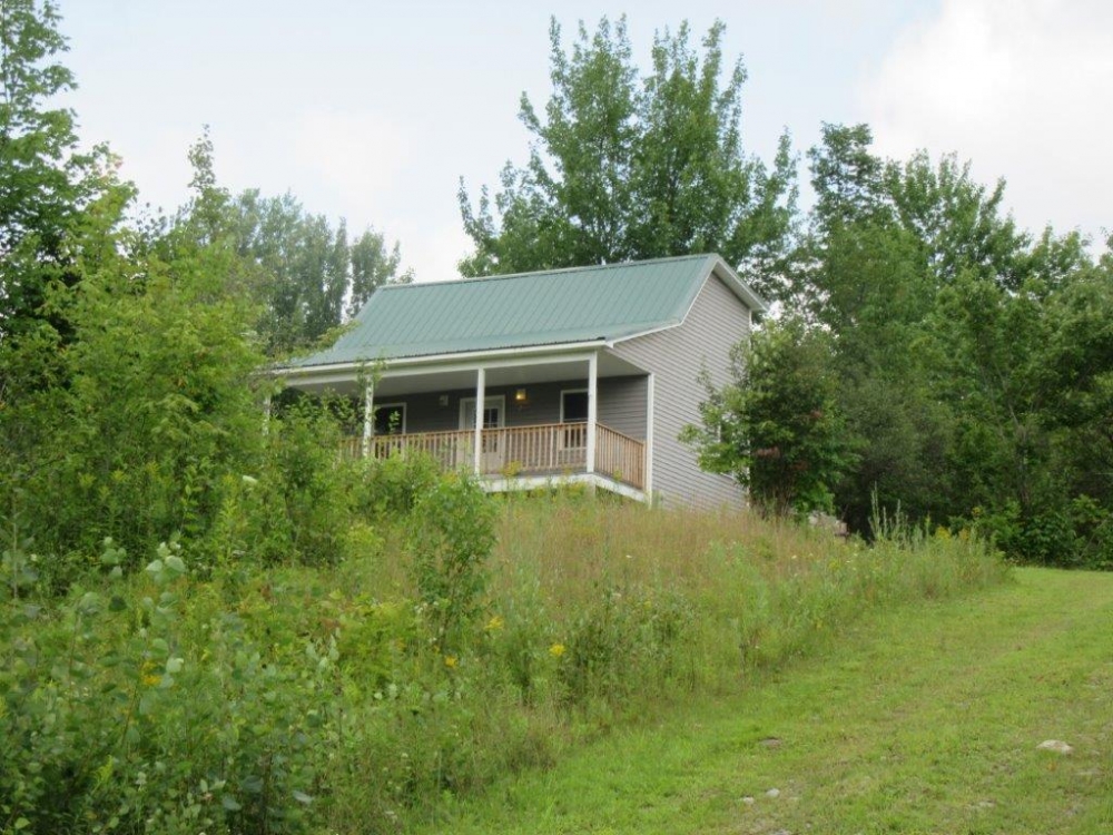 5 acres Ultimate Snowmobile Cabin Florence NY featured image