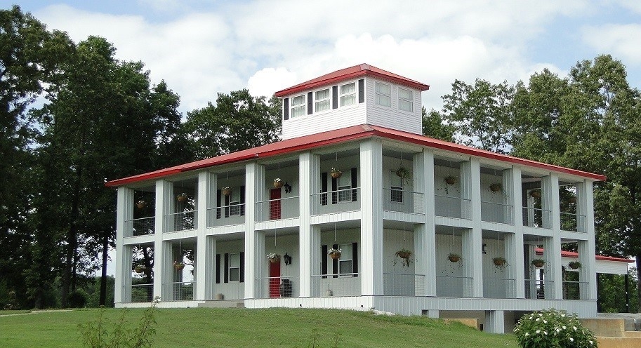 ARKANSAS LUXURY HUNTING RANCH FOR SALE featured image