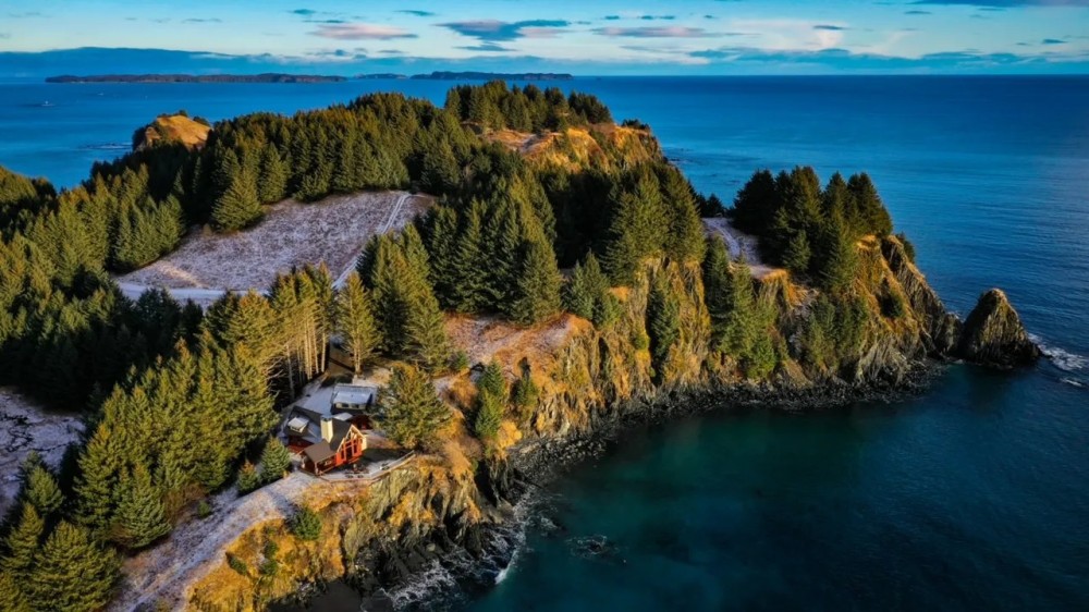 The Luxury Cabin at Cliff Point Estates Kodiak AK featured image