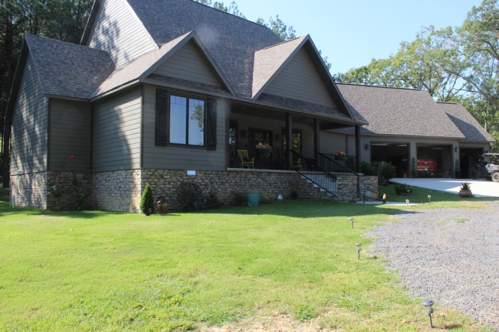 BEAUTIFUL HOME IN PRIVATE SETTING featured image