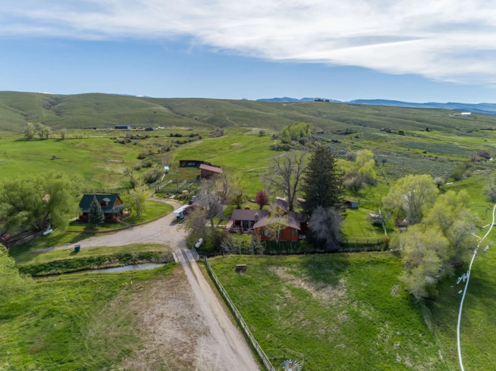 Mountain Range Ranch featured image