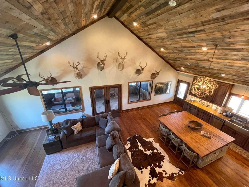 Ownership Share in Pittman-Hogue Island Hunting Club featured image